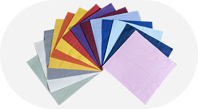 Mga kulay na napkin ng papel